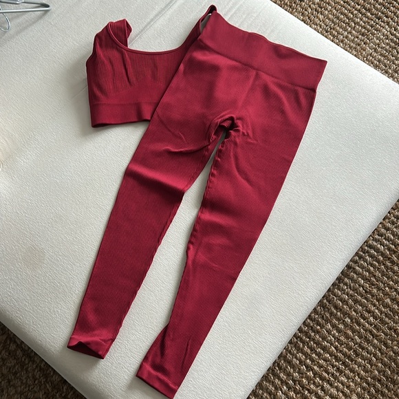 Red Ribbed workout set size medium - Picture 4 of 4